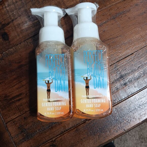 Bath & Body Works Perfect Beach Day Gentle Foaming Hand Soap X2 - Picture 1 of 1